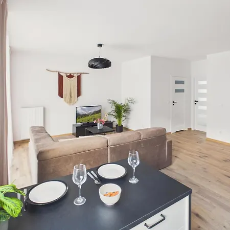 Krakowska By Solarento Apartment
